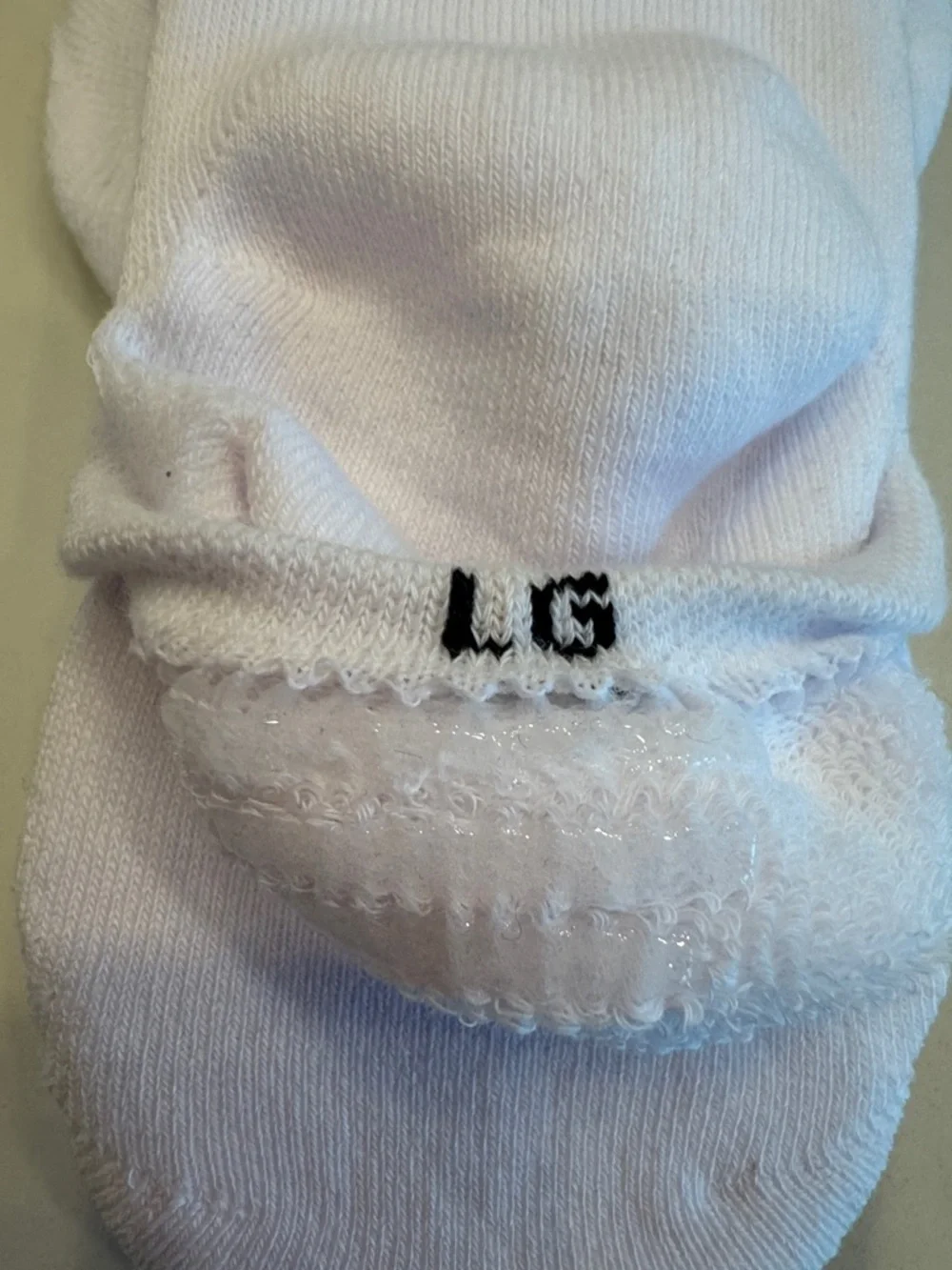Bombas NWT 8 pair Color: White Midweight No Show socks Size:Large